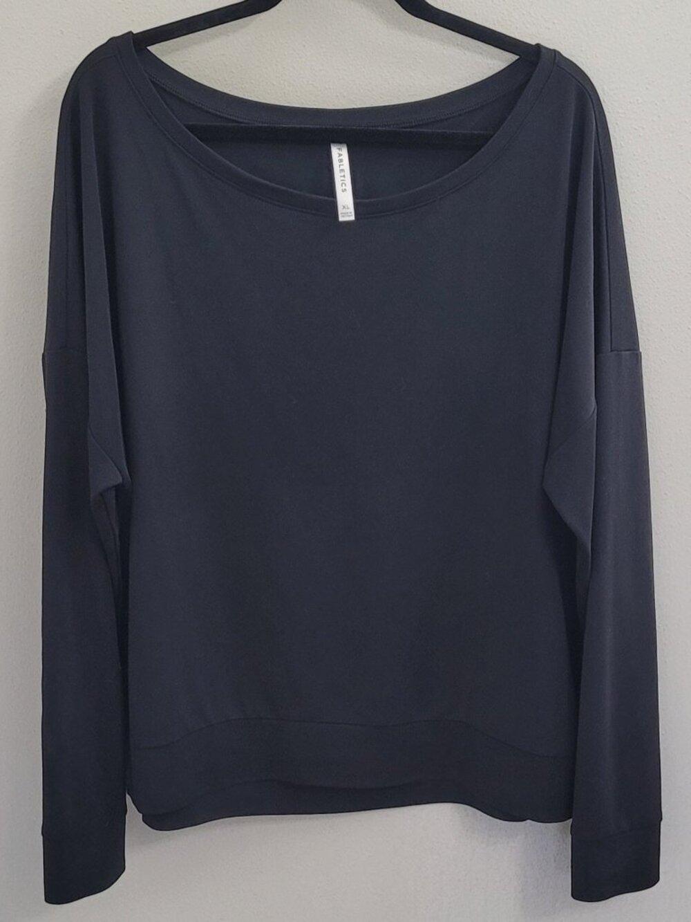 Fabletics Women's Black Wide Scoop Neck Long Sleeve Top Size XL